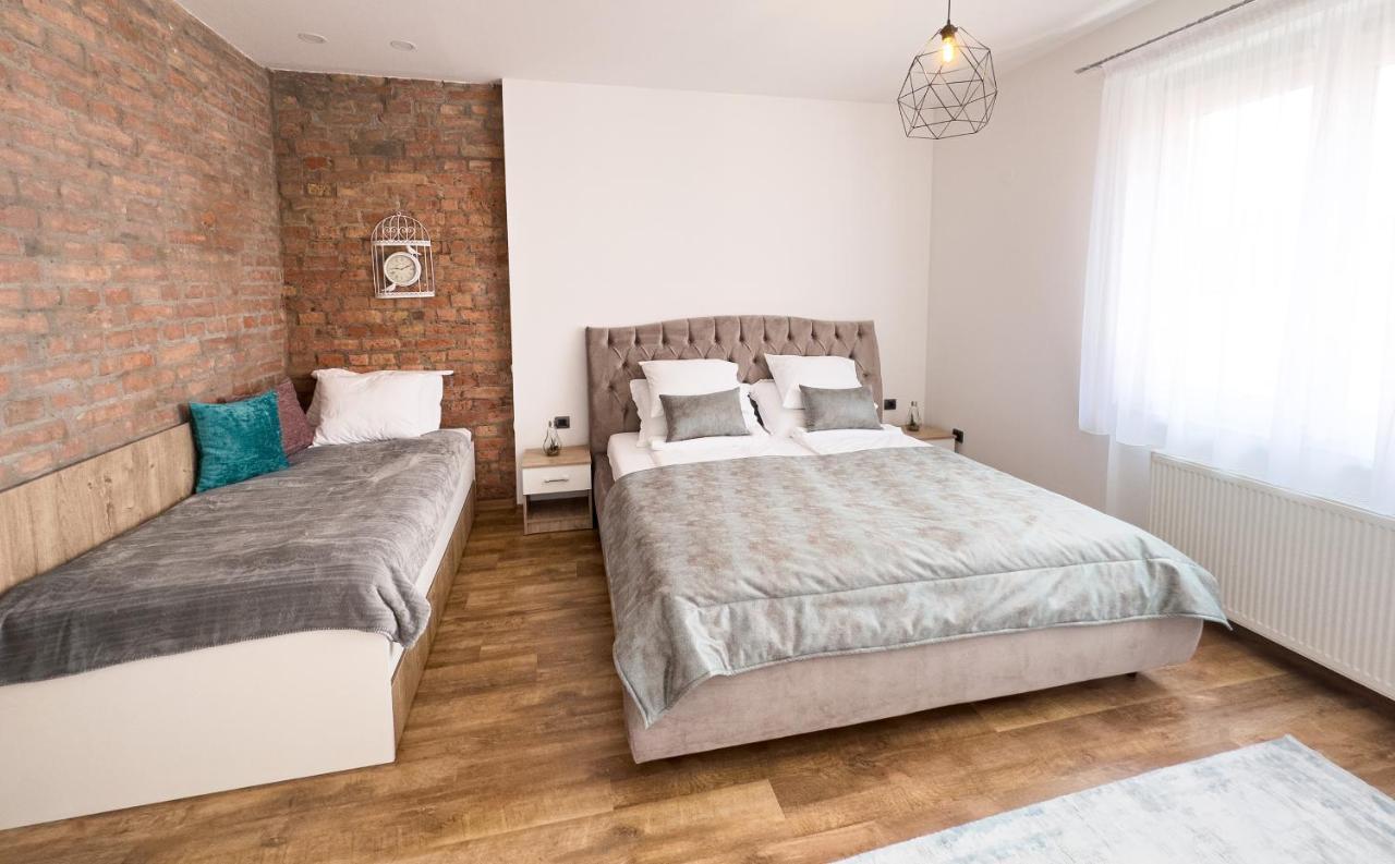 Luxurious And Cosy Brick Apartment - Free Private Parking Sarajevo Bagian luar foto