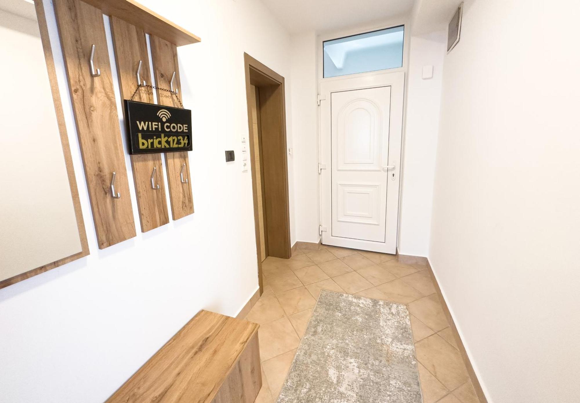 Luxurious And Cosy Brick Apartment - Free Private Parking Sarajevo Bagian luar foto