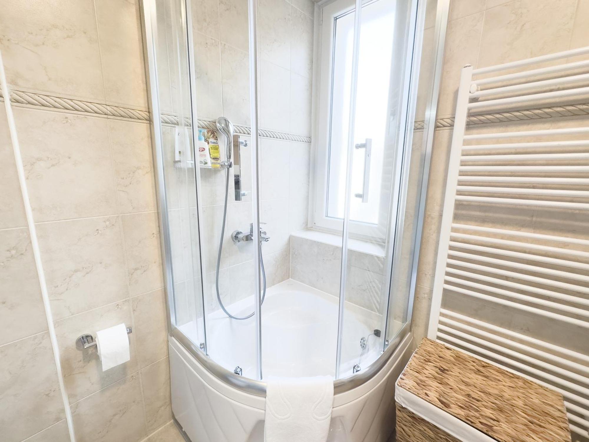 Luxurious And Cosy Brick Apartment - Free Private Parking Sarajevo Bagian luar foto